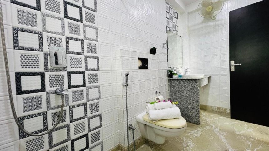 Hotel Bathroom Interior in Kolkata | Creative Interior Office – 10+ Years of Excellence
